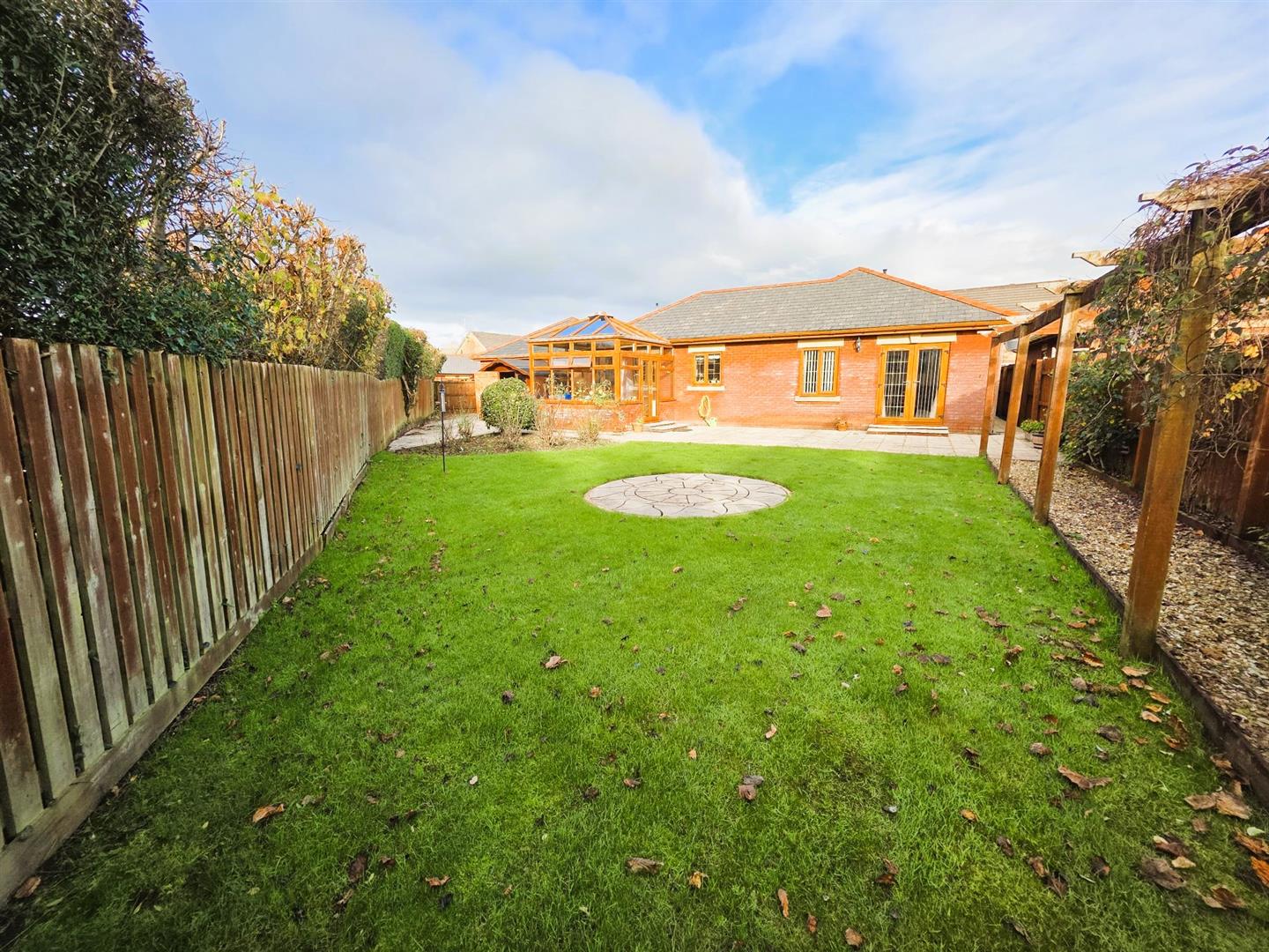 Clos Ty Gwyn, Dafen, Llanelli, SA14 8UT